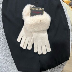 Christian Siriano Women's Elegant Cream Fur-Trimmed Gloves